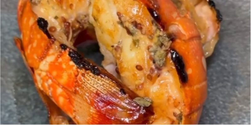 Cauda de lagosta na frigideira