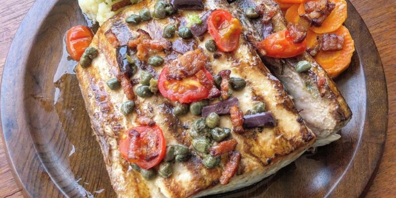 Dourado com Legumes e Crispy de Bacon