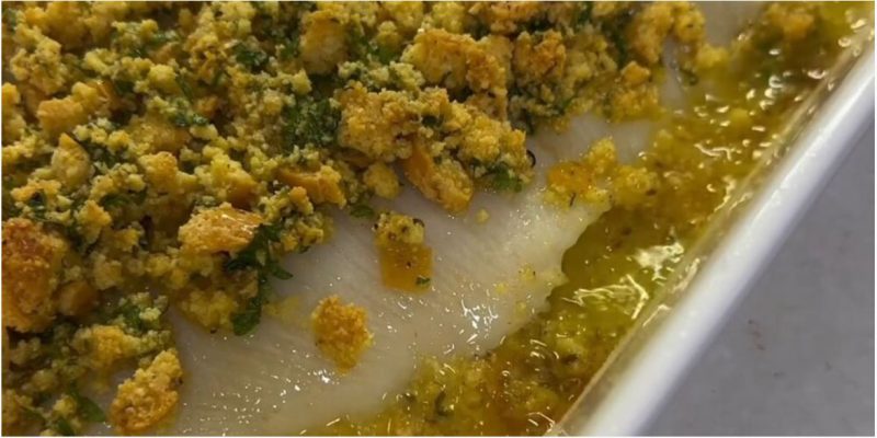 Peixe em crosta de Broa