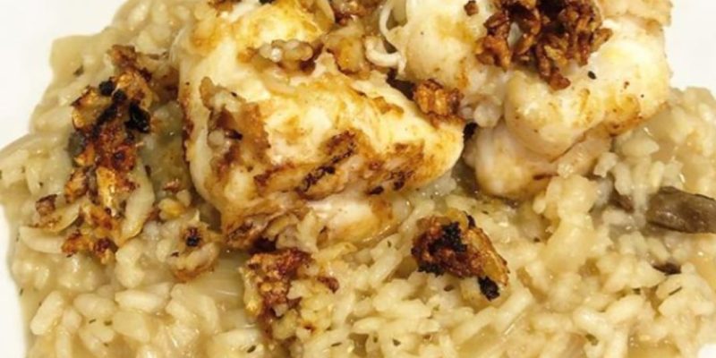 Risoto de funghi com cavaquinha na manteiga e alho